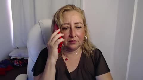 Snapshot of paiper_halliwey_ chatting on 17, 10, 2025 paiper online show from 17, 10, 2025