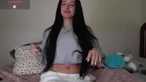 Holly  online show from 26, 10, 2025