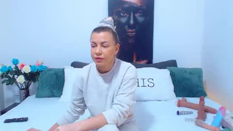 Snapshot of pamela_issy chatting on 11, 1, 2025 PAMEL ISSY online show from 11, 1, 2025