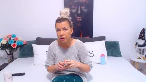 Snapshot of pamela_issy chatting on 2, 2, 2025 PAMEL ISSY online show from 2, 2, 2025