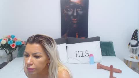 Snapshot of pamela_issy chatting on 2, 2, 2025 PAMEL ISSY online show from 2, 2, 2025