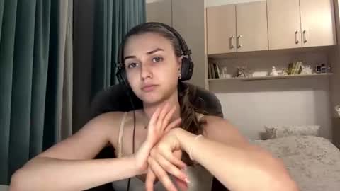 Lia online show from 9, 7, 2026
