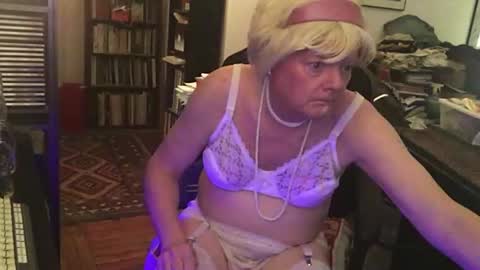 Pantyvioletlace online show from 1, 3, 2026