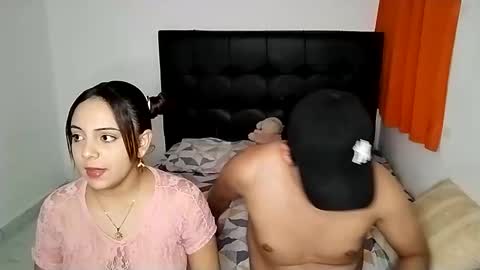 Paola 23 and Andres 25 online show from 28, 1, 2025