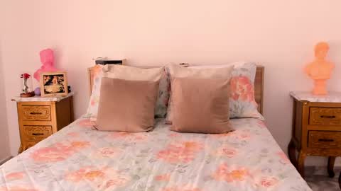 Paola   online show from 2, 1, 2025