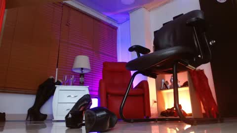 PAOLA  online show from 13, 11, 2025