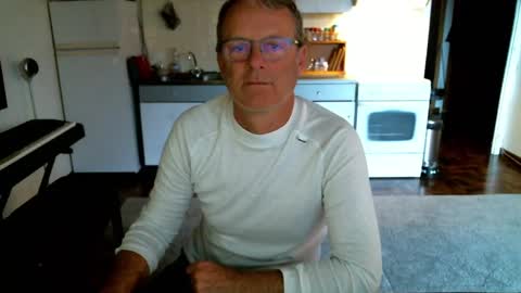 Snapshot of papa_show chatting on 9, 1, 2025 papa_show online show from 9, 1, 2025