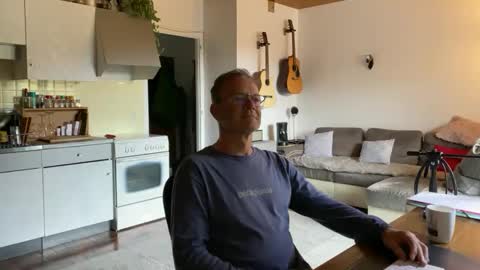 Snapshot of papa_show chatting on 27, 2, 2025 papa_show online show from 27, 2, 2025