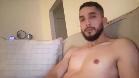 papicubano_guapo23cm online show from 12, 12, 2024