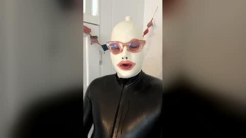 paramariborubber online show from 18, 4, 2026