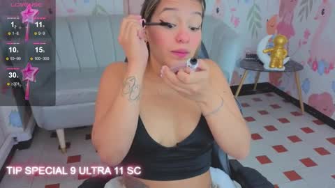 Snapshot of paris09_v chatting on 6, 2, 2026 PARIS online show from 6, 2, 2026