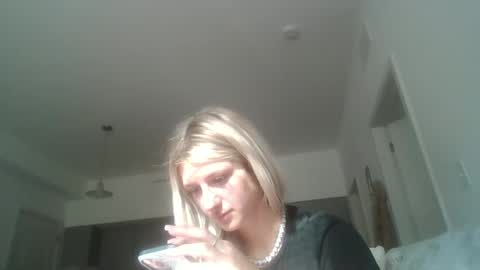 parisbaby2000 online show from 3, 10, 2025