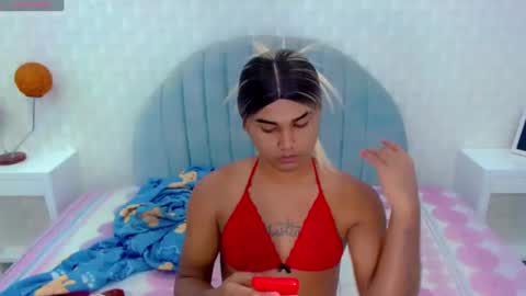 Snapshot of party_duo_trans chatting on 8, 12, 2024 sara y cata online show from 8, 12, 2024