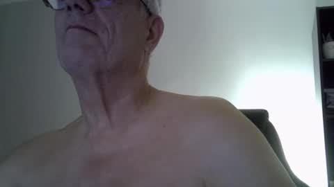Snapshot of patrick5275 chatting on 11, 10, 2025 patrick5275 online show from 11, 10, 2025