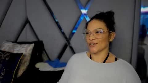 Paula online show from 1, 1, 2025