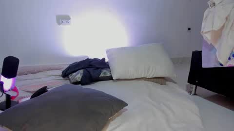 Paula perez - online show from 25, 2, 2025