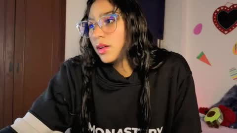 Paula  online show from 15, 4, 2026