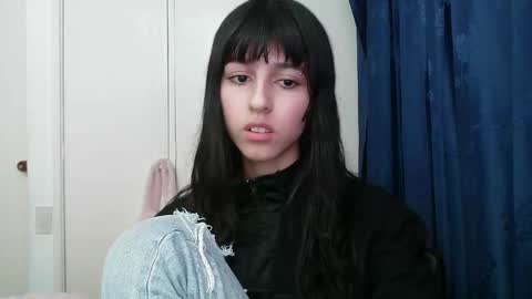 Snapshot of paulainblue chatting on 4, 12, 2024   online show from 4, 12, 2024