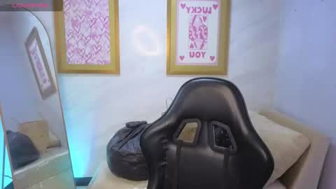 Snapshot of paulette_v chatting on 16, 6, 2026 Live 800am 200pm COLOMBIAN HOUR online show from 16, 6, 2026