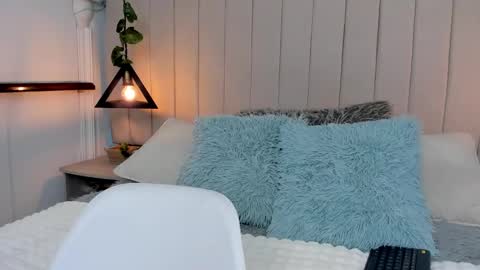 PAULINA  online show from 11, 3, 2025