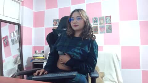 Paulina mosh online show from 2, 3, 2025