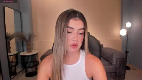 Snapshot of paulinasantosx chatting on 12, 3, 2025 Paulina Santos online show from 12, 3, 2025