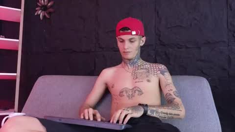 Snapshot of paulo527 chatting on 3, 2, 2026 Paulo online show from 3, 2, 2026