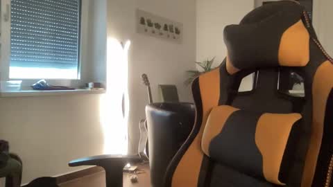 love bush online show from 16, 9, 2025