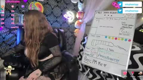 ArtsyHeartsyy online show from 19, 12, 2024