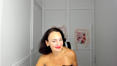 Christina online show from 10, 7, 2026