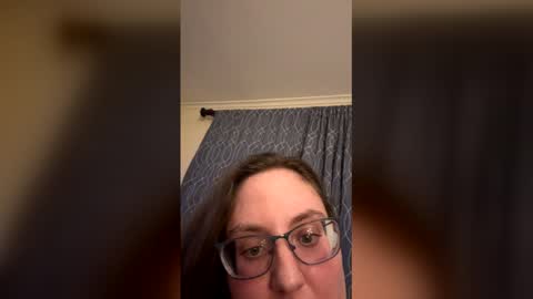 peachesbestfriend online show from 1, 4, 2026