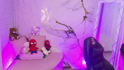 peachy_tay online show from 18, 5, 2026