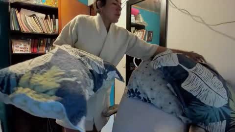 Tangerine Penaut online show from 9, 11, 2025