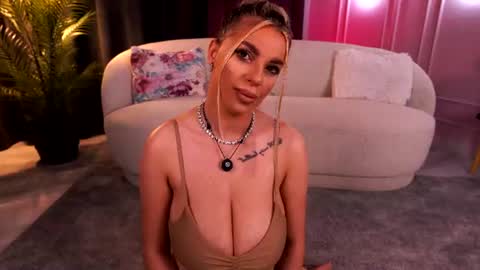 Snapshot of pearlplenty chatting on 25, 6, 2026 Pearl online show from 25, 6, 2026