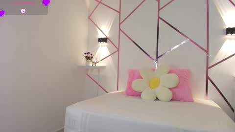 Nana online show from 4, 2, 2025