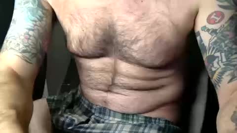 Snapshot of perfectfit1990 chatting on 10, 10, 2025 perfectfit1990 online show from 10, 10, 2025