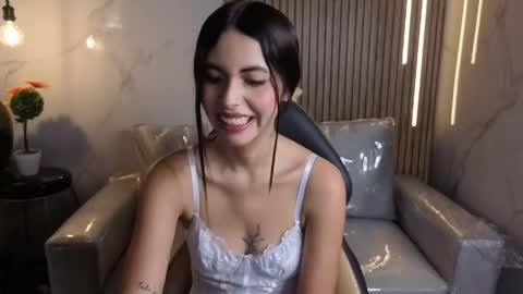 perla_lovely online show from 20, 5, 2026