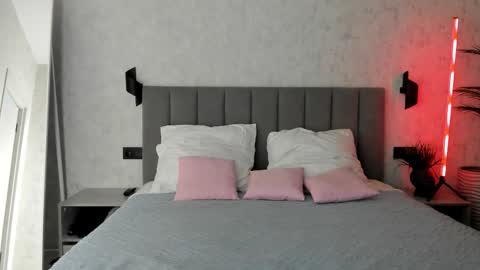 Mia online show from 2, 12, 2025