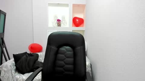 Snapshot of persinaky chatting on 15, 2, 2026 horror flying on the wings of the night.... online show from 15, 2, 2026