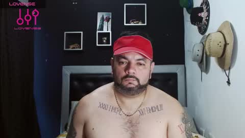 Snapshot of perverseveteranmanxxx chatting on 11, 12, 2024 Carlos online show from 11, 12, 2024