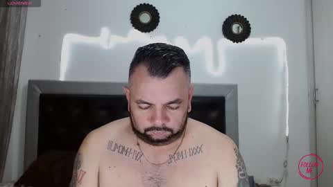 Snapshot of perverseveteranmanxxx chatting on 25, 10, 2025 Carlos online show from 25, 10, 2025