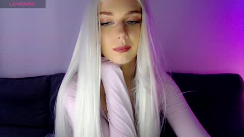 Isabella online show from 13, 12, 2024