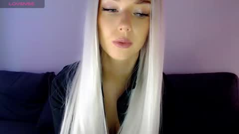 Isabella online show from 25, 12, 2024