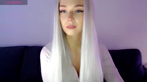 Isabella online show from 5, 1, 2025