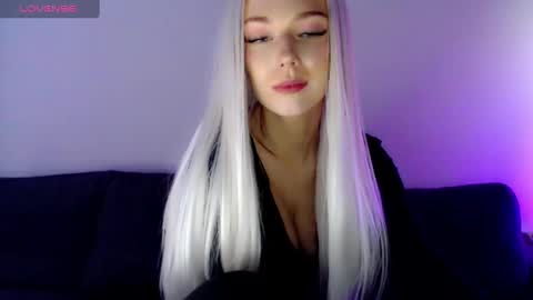 Isabella online show from 10, 1, 2025