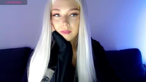 Isabella online show from 12, 1, 2025