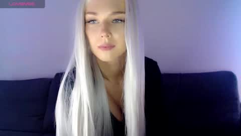 Isabella online show from 3, 2, 2025