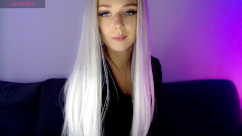 Isabella online show from 28, 2, 2025
