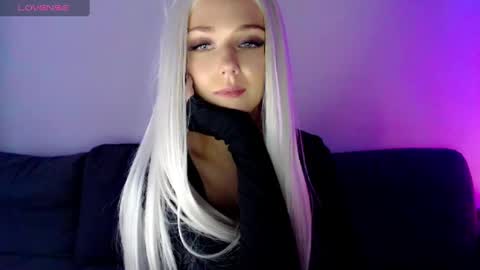 Isabella online show from 28, 2, 2025