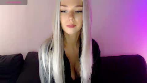 Isabella online show from 5, 3, 2025